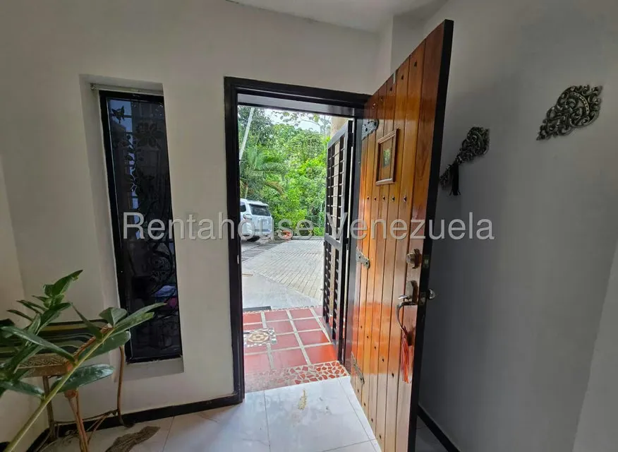 Townhouse (Duplex) en Alquiler en La Union, Distrito Metropolitano - 10