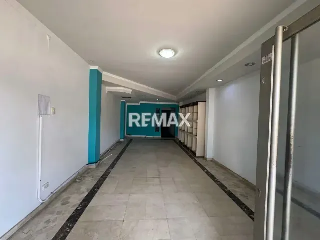 ESQUINA COMERCIAL EN CALLE 76 A UNA CUADRA DE 5 DE JULIO - 11