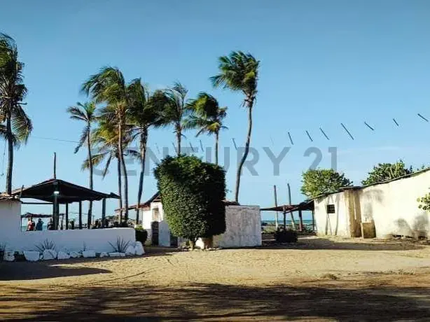 Terreno de uso Turístico Habitacional y Recreacional. - 7