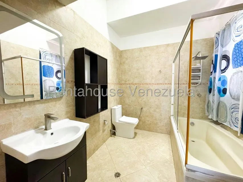 Casa (Multipes Niveles) en Venta en El Cafetal, Distrito Metropolitano - 57