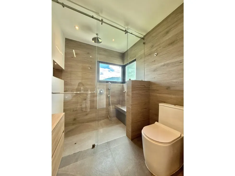 Se alquila apto 275 m2 3h+s/3.5b+s/3p Colinas de Valle Arriba - 16