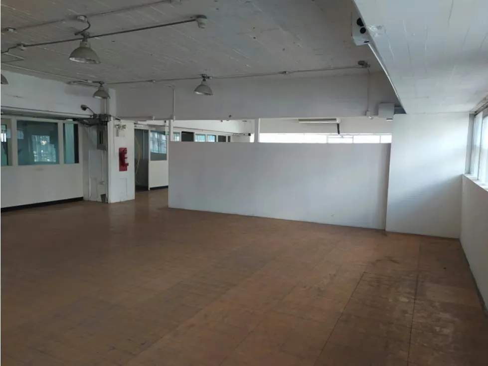 AMPLIO LOCAL EN ALQUILER EN BOLEÍTA SUR 1.177m2 - 13