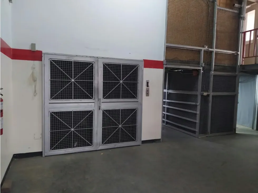 AMPLIO LOCAL EN ALQUILER EN BOLEÍTA SUR 1.177m2 - 19