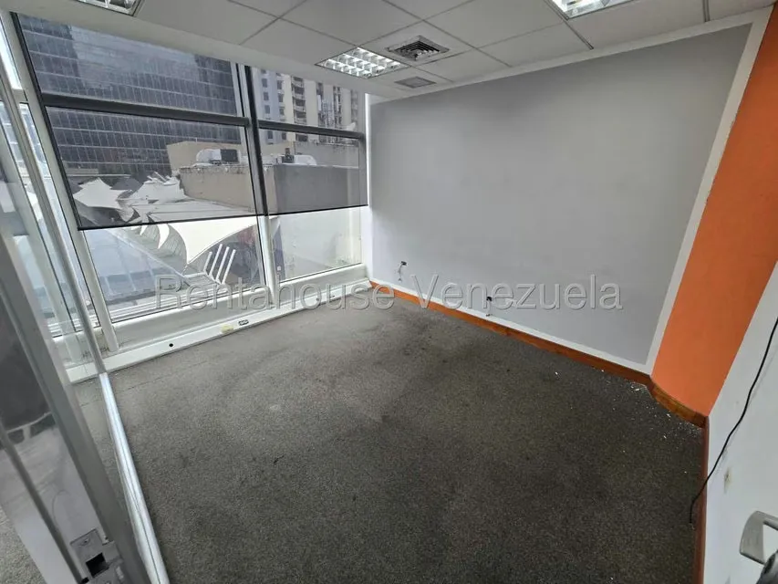 Oficina en Venta en El Recreo, Distrito Metropolitano - 11