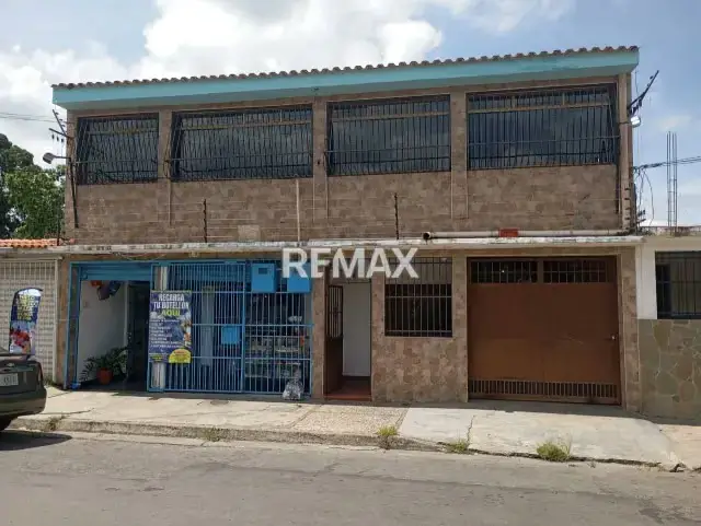 CASA EN VENTA DE DOS NIVELES, UBICADA EN LA VIVIENDA RURAL DE NAGUANAGUA, MUNICIPIO NAGUANAGUA, ESTADO CARABOBO.
