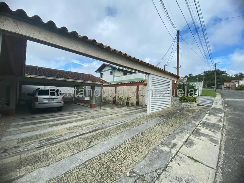Casa (Multipes Niveles) en Venta en Club de Campo, Miranda