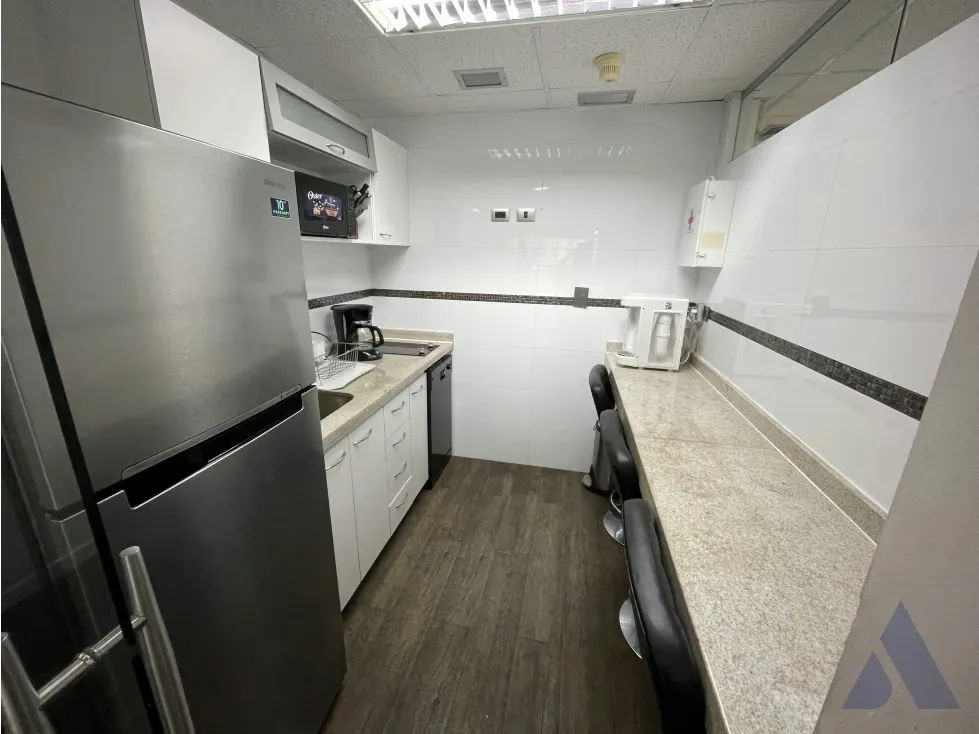 Alquilo oficina 97m2 Torre Las Mercedes 0927 - 11