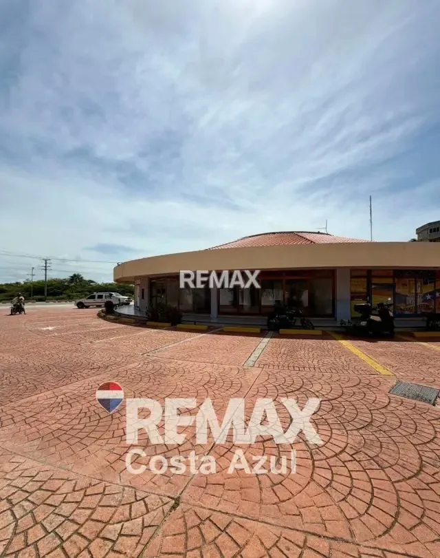 ¡Inversión Estratégica en Tucacas! Local Comercial de Alta Visibilidad en C.C. Caribbean - 17