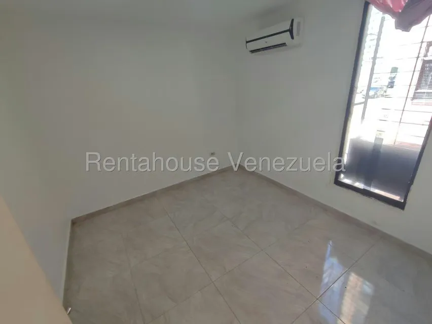 Apartamento (1 Nivel) en Alquiler en Palma Real, Carabobo - 24