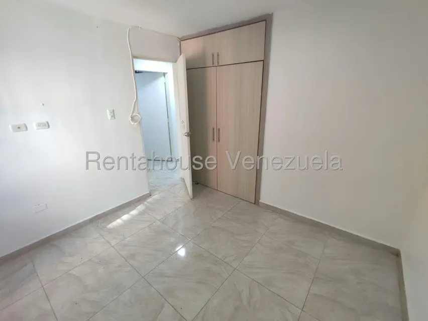 Apartamento (1 Nivel) en Alquiler en Palma Real, Carabobo - 25