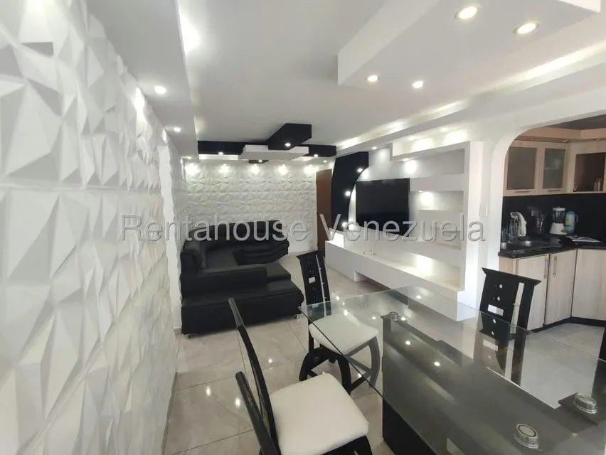 Apartamento (1 Nivel) en Alquiler en Palma Real, Carabobo - 4