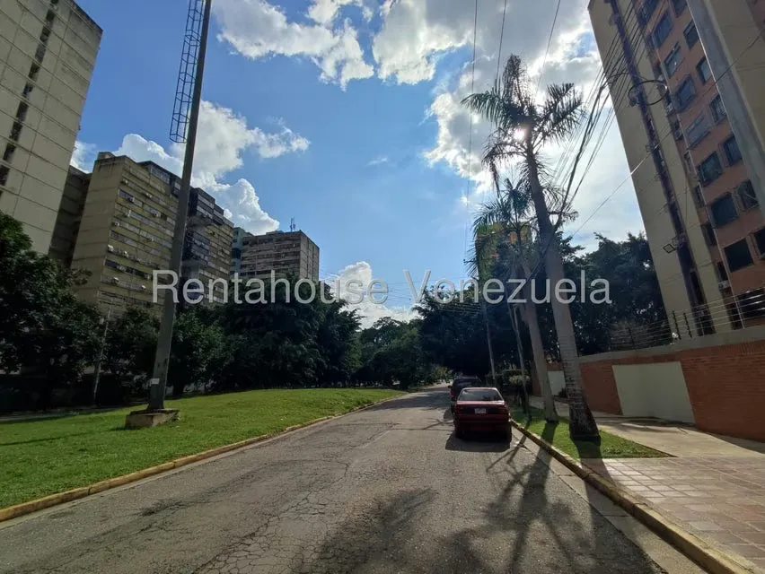 Apartamento (1 Nivel) en Alquiler en Palma Real, Carabobo - 33