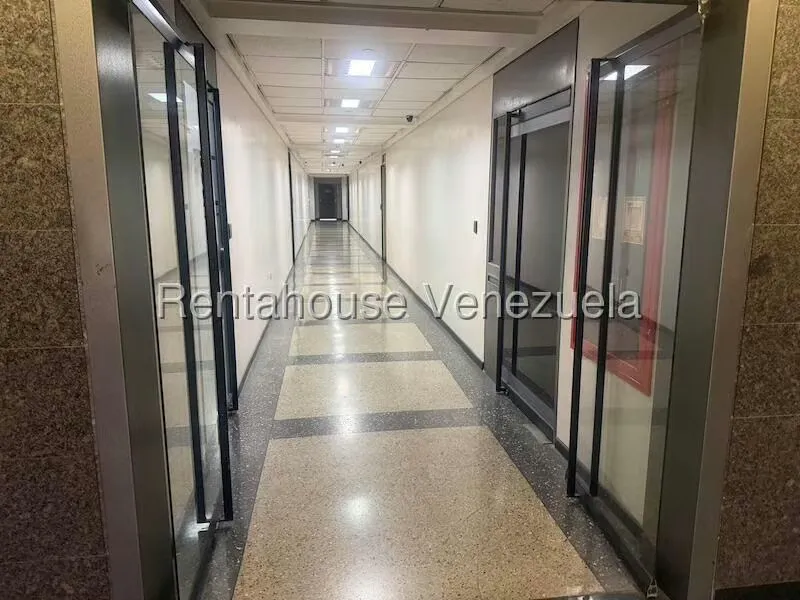 Oficina en Alquiler en El Recreo, Distrito Metropolitano - 2