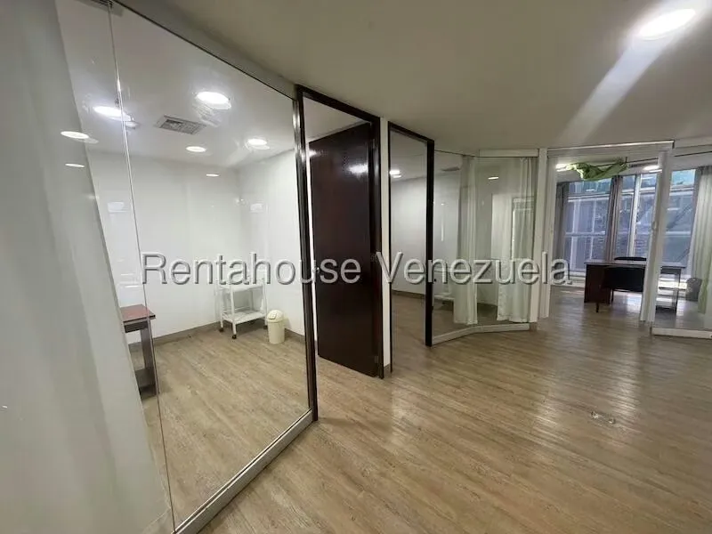 Oficina en Alquiler en El Recreo, Distrito Metropolitano - 11