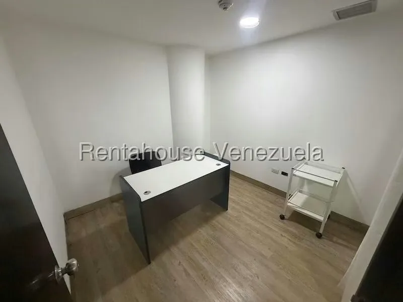 Oficina en Alquiler en El Recreo, Distrito Metropolitano - 13