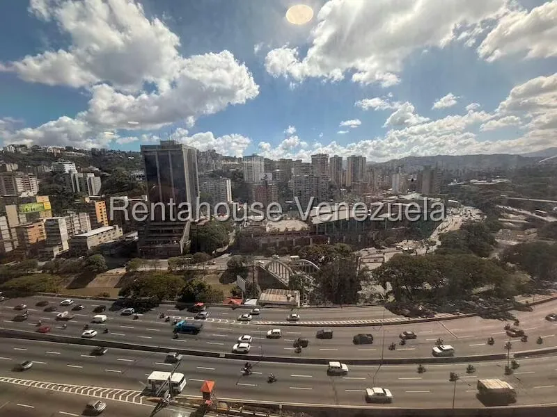 Oficina en Alquiler en El Recreo, Distrito Metropolitano - 17