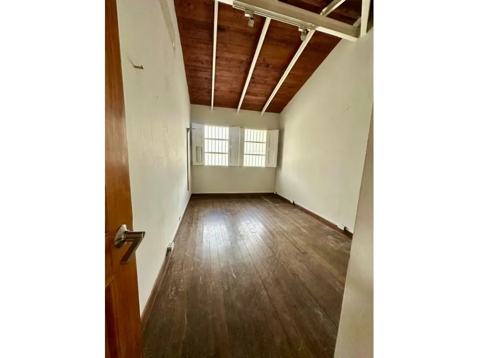 Alquilo local/casa colonial 390m2 Pueblo del Hatillo 0811 - 18
