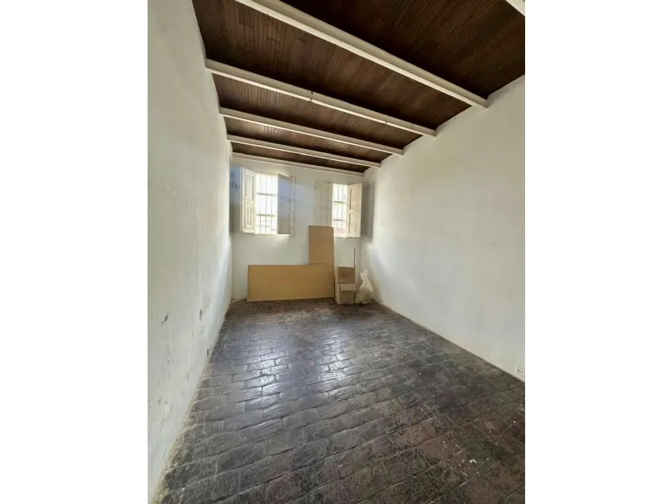 Alquilo local/casa colonial 390m2 Pueblo del Hatillo 0811 - 24