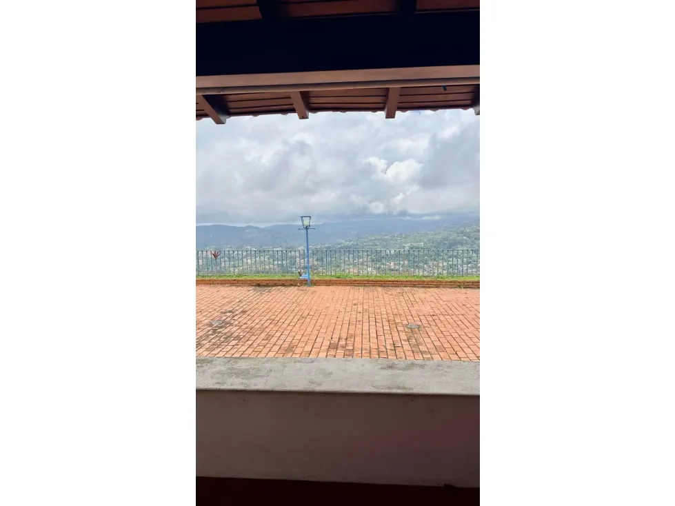 Se vende casa 750m2 La Lagunita 9121 - 4