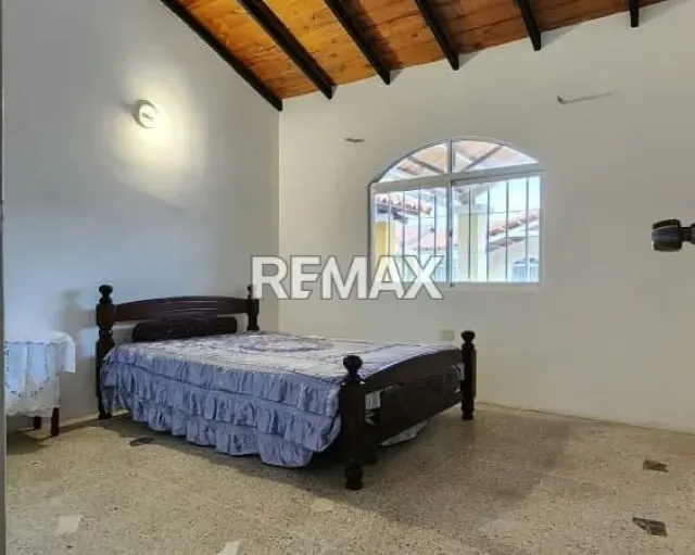 SE VENDE CASA EN URB. TERRAZAS DEL NORTE, COND. GUAYACÁN I, TIPURO. - 8