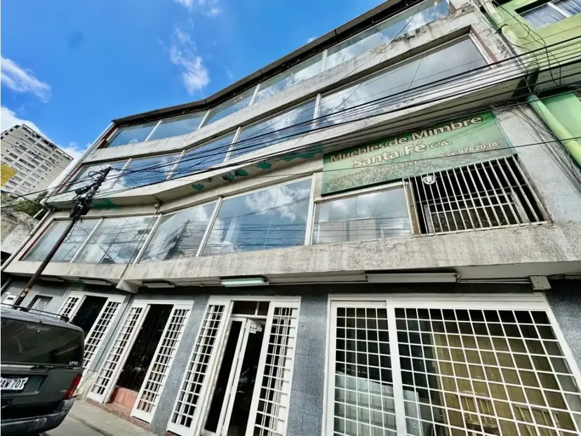 Se alquila edificio comercial Santa Fe