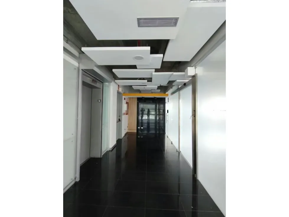 Alquilo oficina 330m2 C.C.Millennium Los Dos Caminos 0880 - 3