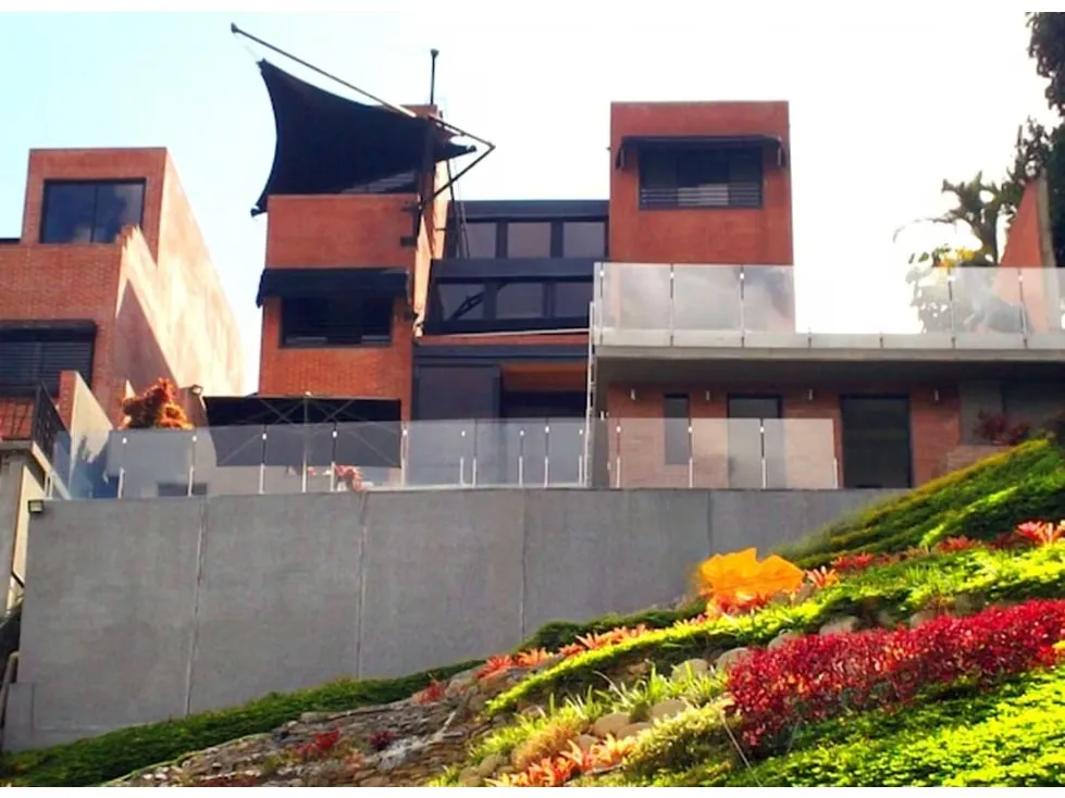 Se vende casa 374m2 Colinas de Tamanaco 0549 - 3
