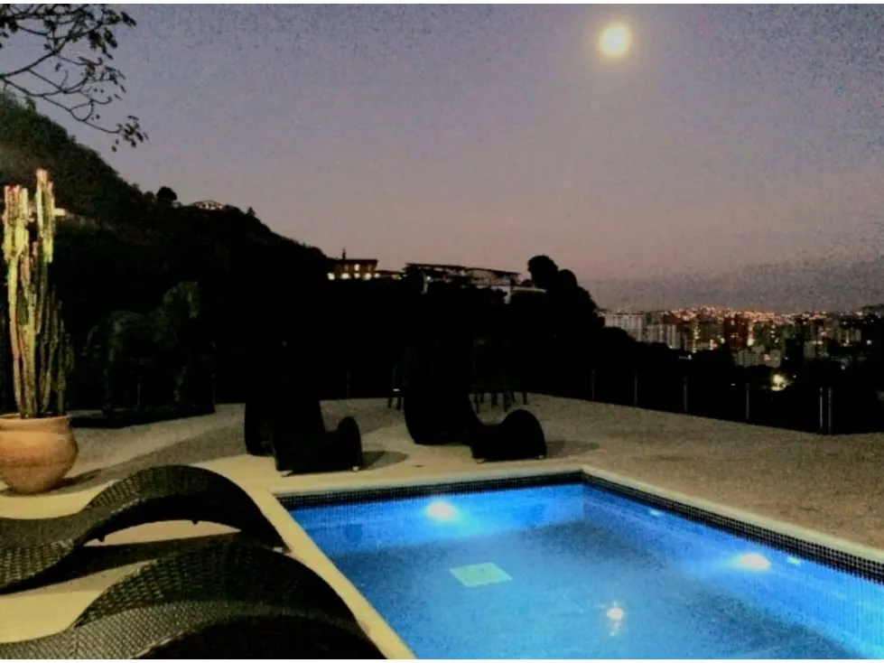 Se vende casa 374m2 Colinas de Tamanaco 0549 - 5