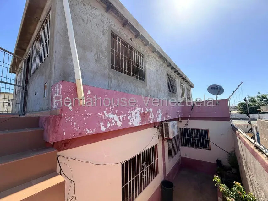 Casa (Duplex) en Venta en Santa Irene, Falcon - 51