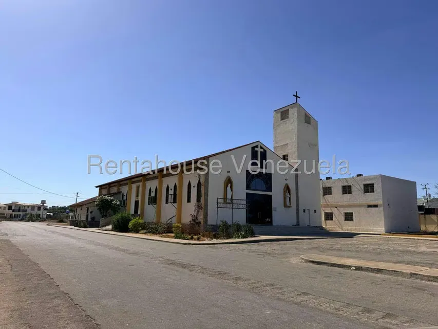 Casa (Duplex) en Venta en Santa Irene, Falcon - 52