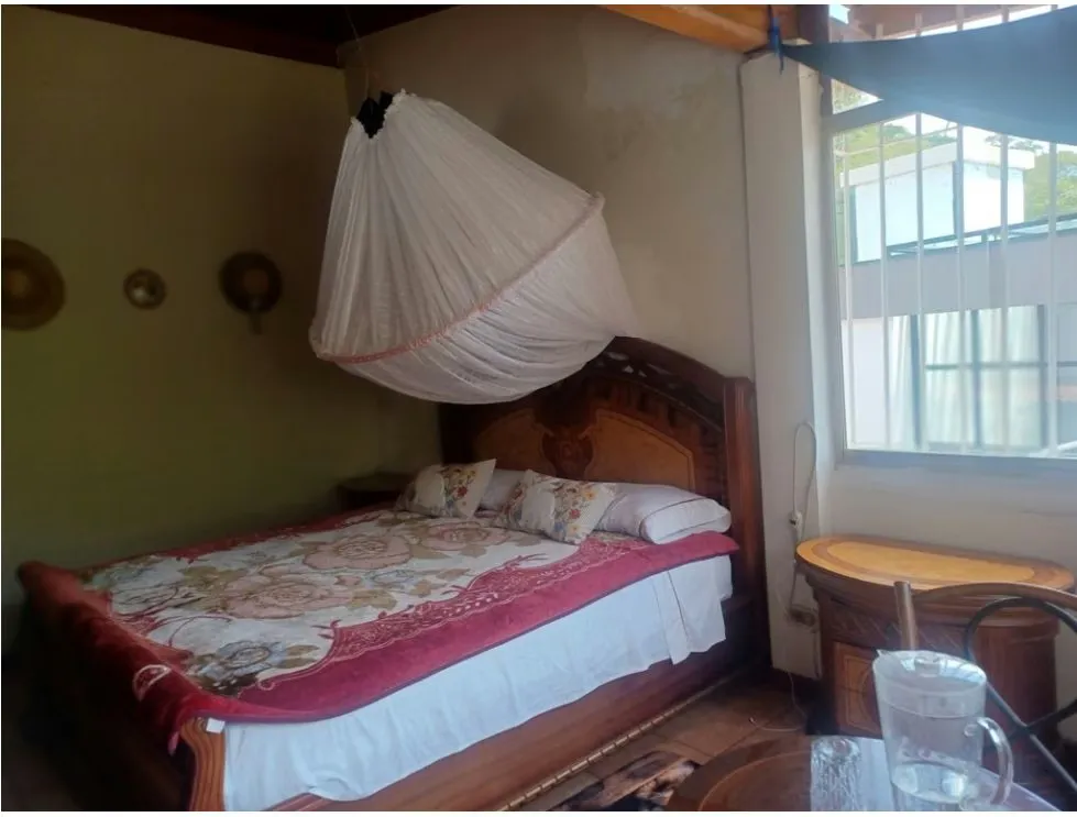 VENTA CASA300m2 6H/7B/2E, ANEXO CALLE CERRADA URB Santa Sofia 9915 - 17