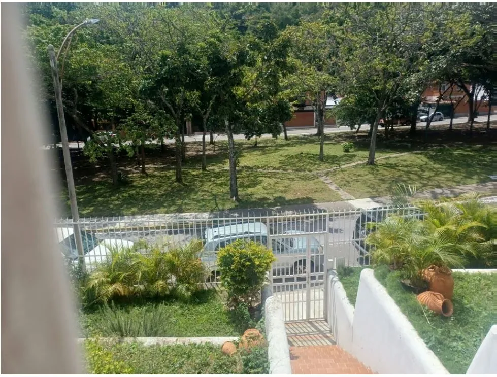 VENTA CASA300m2 6H/7B/2E, ANEXO CALLE CERRADA URB Santa Sofia 9915 - 2