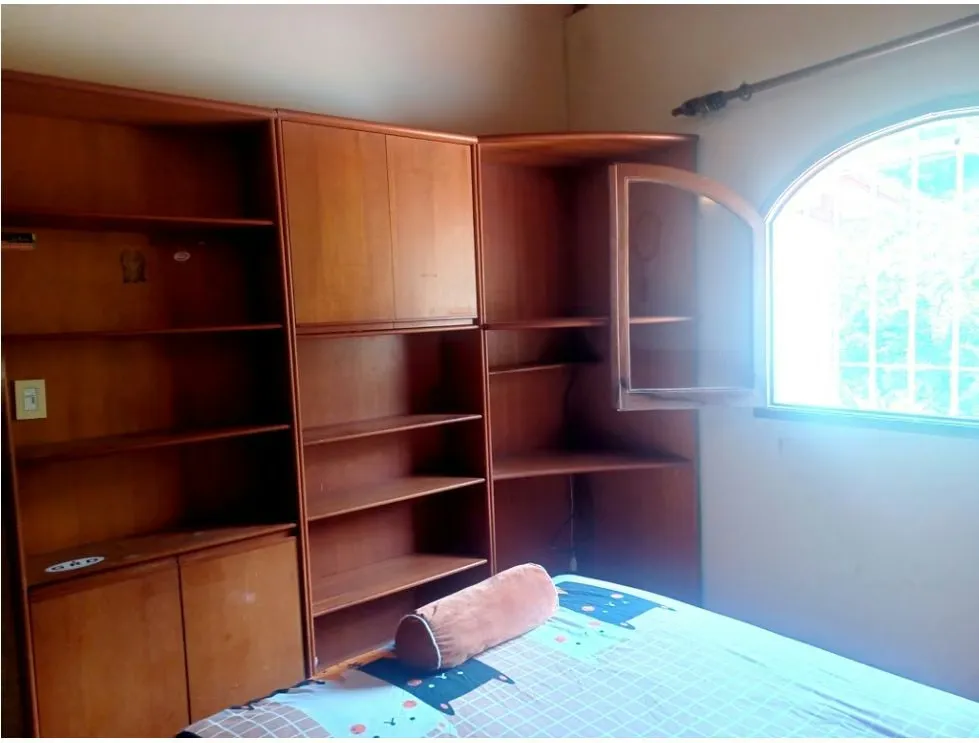 VENTA CASA300m2 6H/7B/2E, ANEXO CALLE CERRADA URB Santa Sofia 9915 - 29