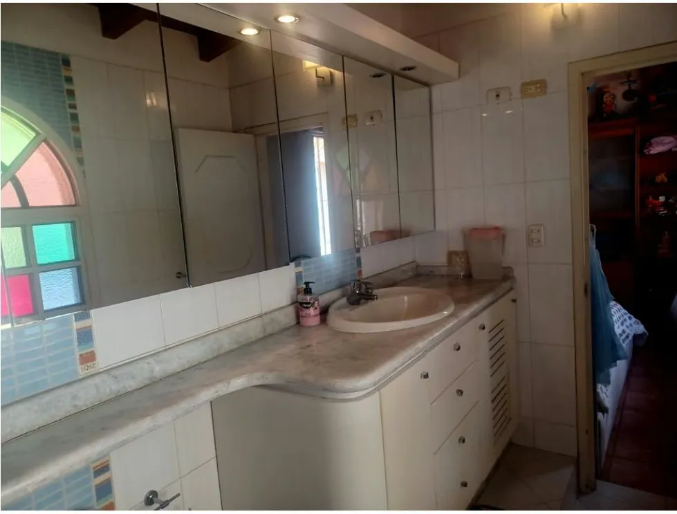 VENTA CASA300m2 6H/7B/2E, ANEXO CALLE CERRADA URB Santa Sofia 9915 - 34