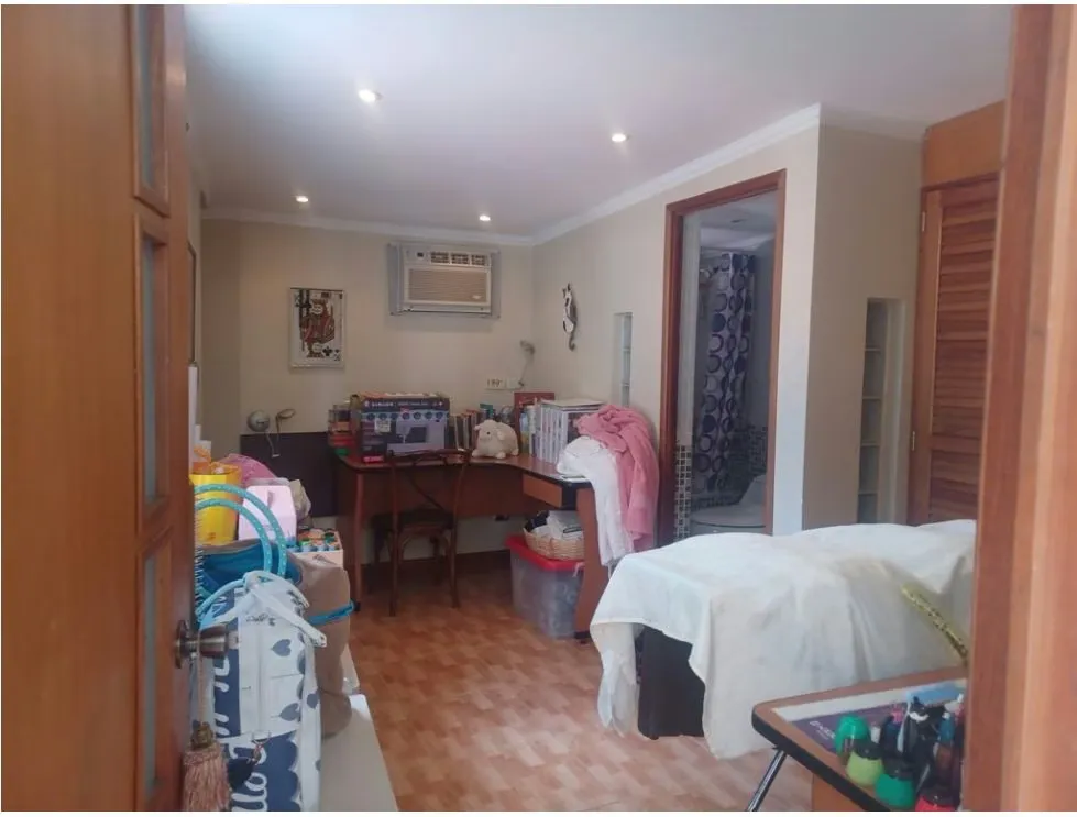 VENTA CASA300m2 6H/7B/2E, ANEXO CALLE CERRADA URB Santa Sofia 9915 - 36