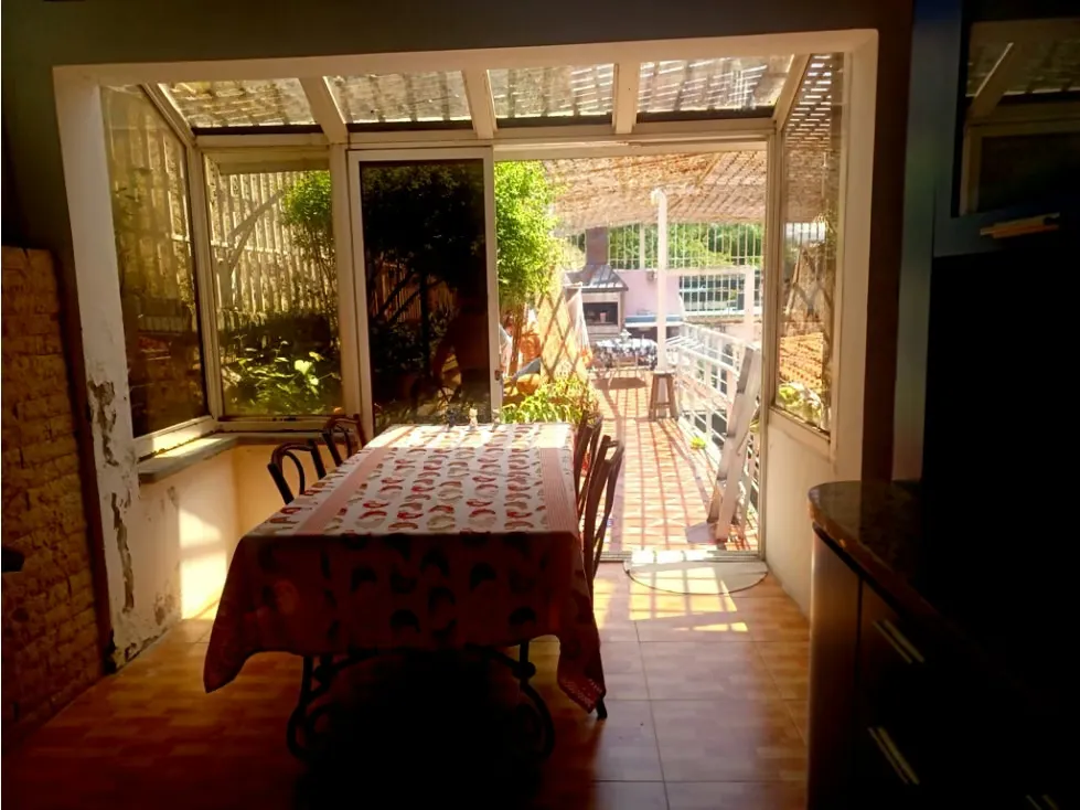 VENTA CASA300m2 6H/7B/2E, ANEXO CALLE CERRADA URB Santa Sofia 9915 - 37