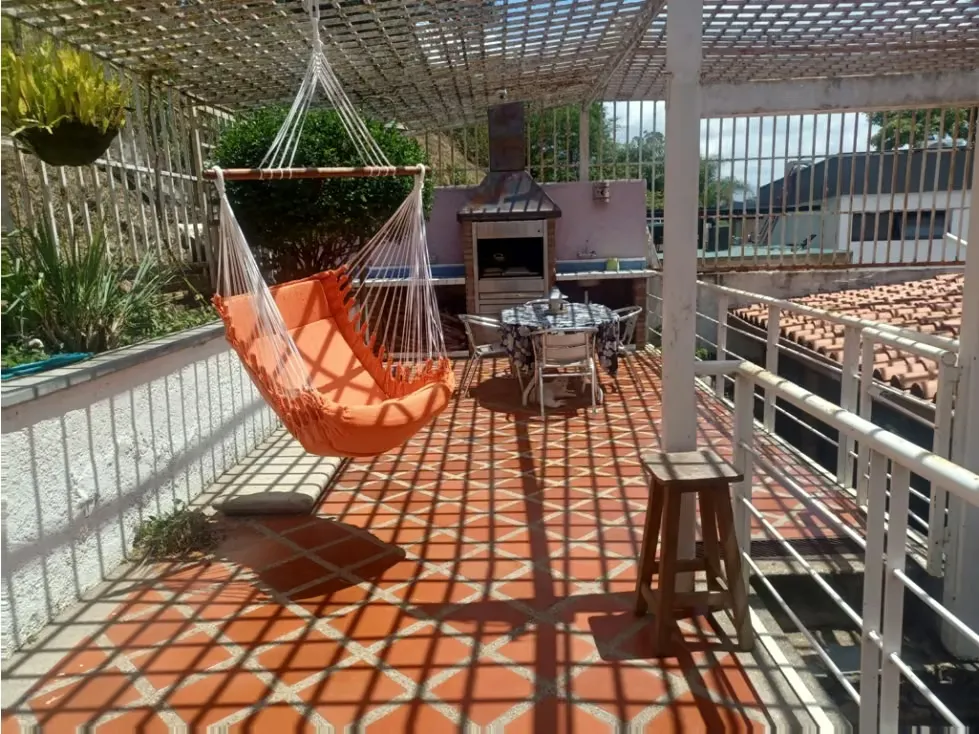 VENTA CASA300m2 6H/7B/2E, ANEXO CALLE CERRADA URB Santa Sofia 9915 - 41