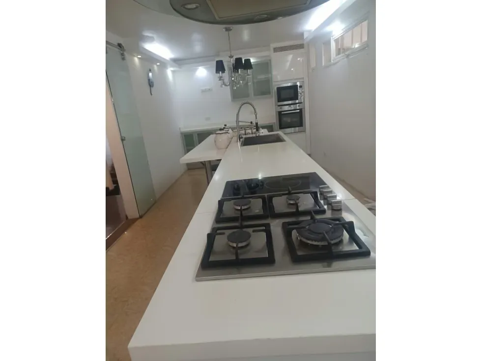 VENTA CASA300m2 6H/7B/2E, ANEXO CALLE CERRADA URB Santa Sofia 9915 - 8