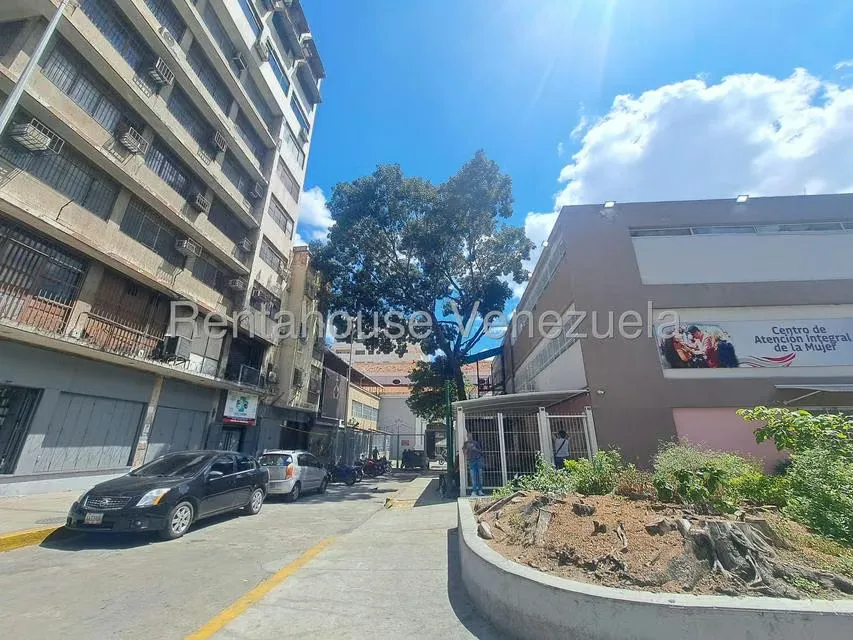 Oficina en Alquiler en Parroquia La Candelaria, Distrito Metropolitano - 2