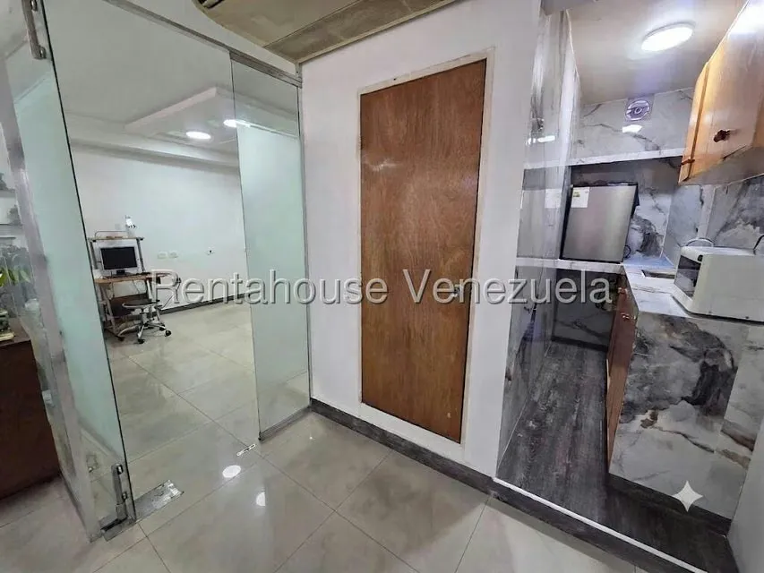 Oficina en Alquiler en Parroquia La Candelaria, Distrito Metropolitano - 11