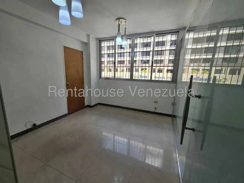 Oficina en Alquiler en Parroquia La Candelaria, Distrito Metropolitano - 17
