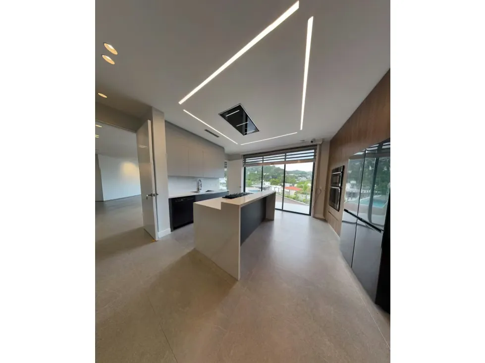 Vendo casa 1154m2 4H+S/4.5B+S/12P Prados del Este - 13