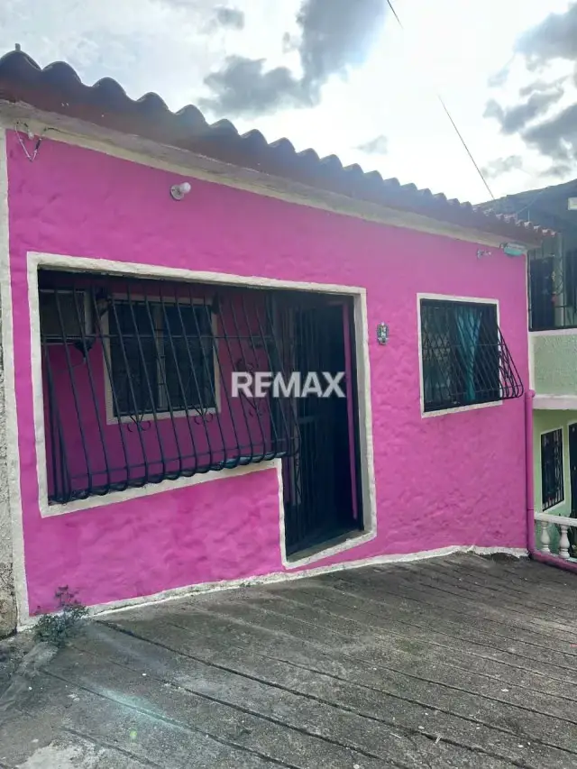 Se vende casa ubicada en San Josesito sector E calle union - troncal 5.