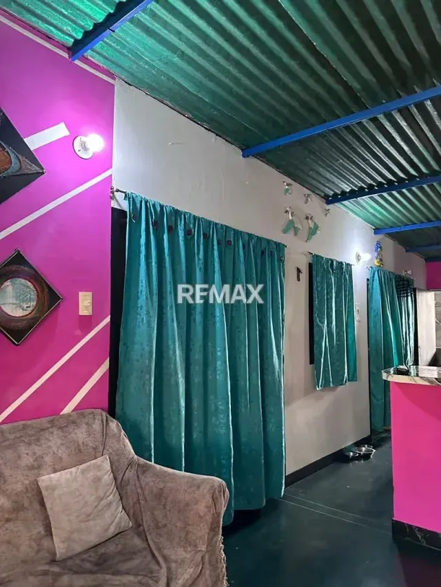 Se vende casa ubicada en San Josesito sector E calle union - troncal 5. - 2