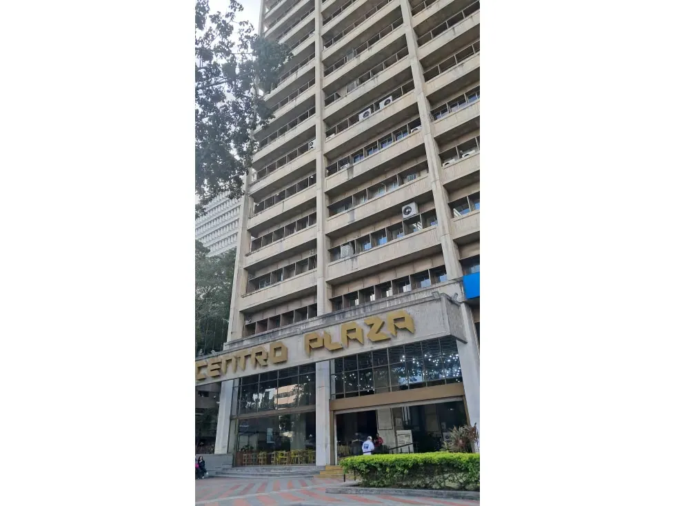 Alquilo oficina c/ terraza 150m2 Los Palos Grandes 4431