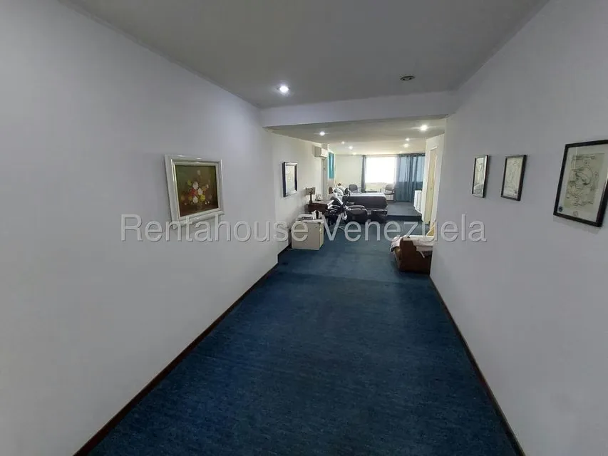 Casa (1 Nivel) en Venta en Colinas del Tamanaco, Distrito Metropolitano - 33