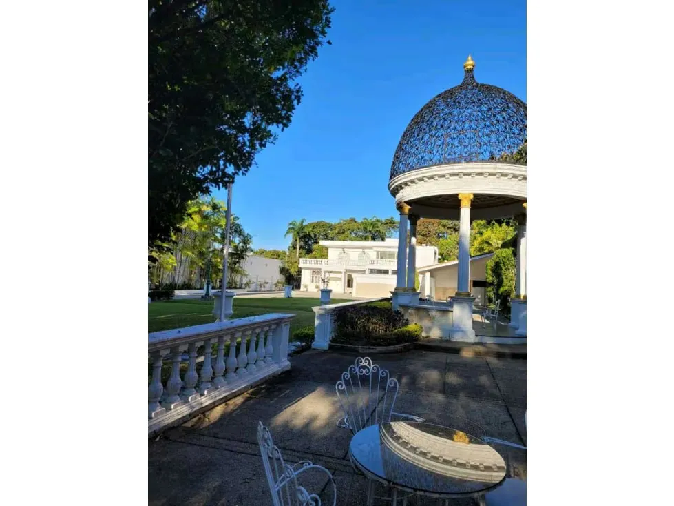 Se vende casa 2510m2 San Bernardino 1654