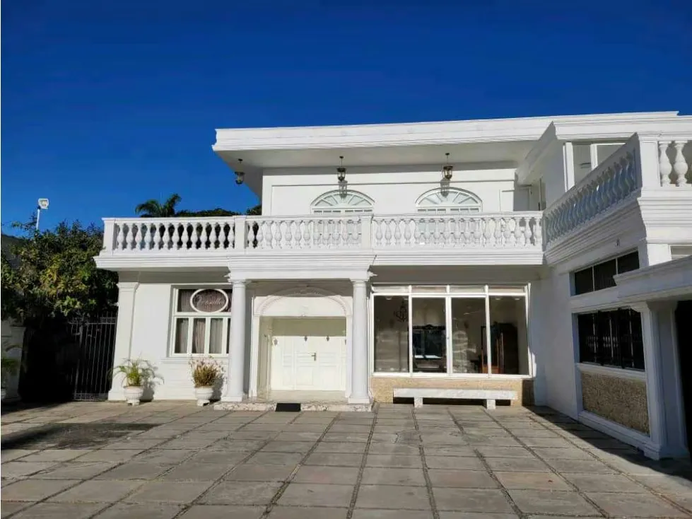Se vende casa 2510m2 San Bernardino 1654 - 27