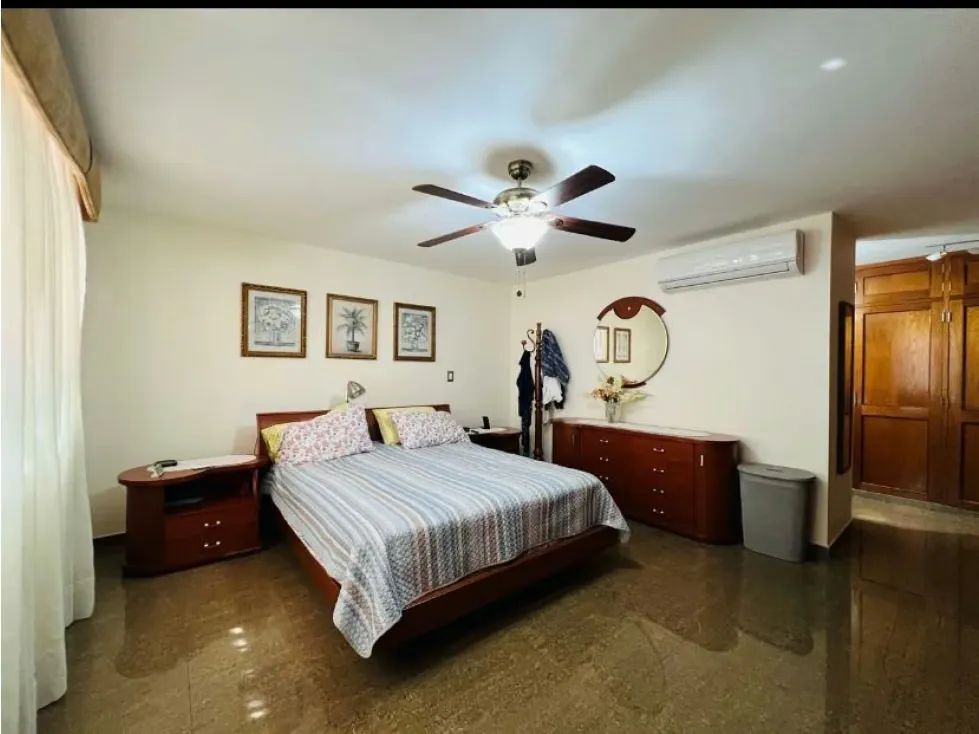 Vendo casa 620m2 Prados del Este 8338 - 8