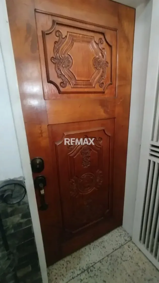 Venta de Edificio Comercial de Oportunidad en el Centro de la Ciudad de Maracay Es tu Oportunidad de Invertir!! - 2